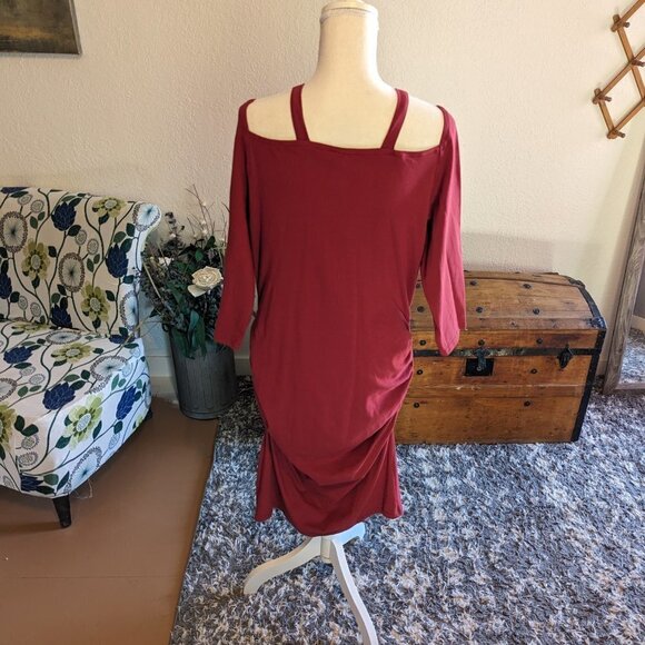 NWT Cinnamon girl- Berry-Colored Cold-Shoulder Midi Dress - Size Large - Picture 2 of 2
